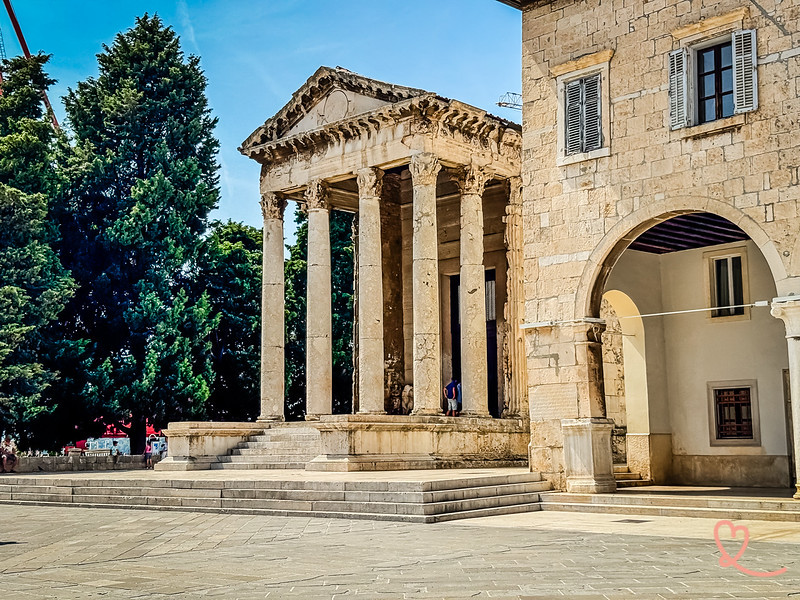 temple auguste pula